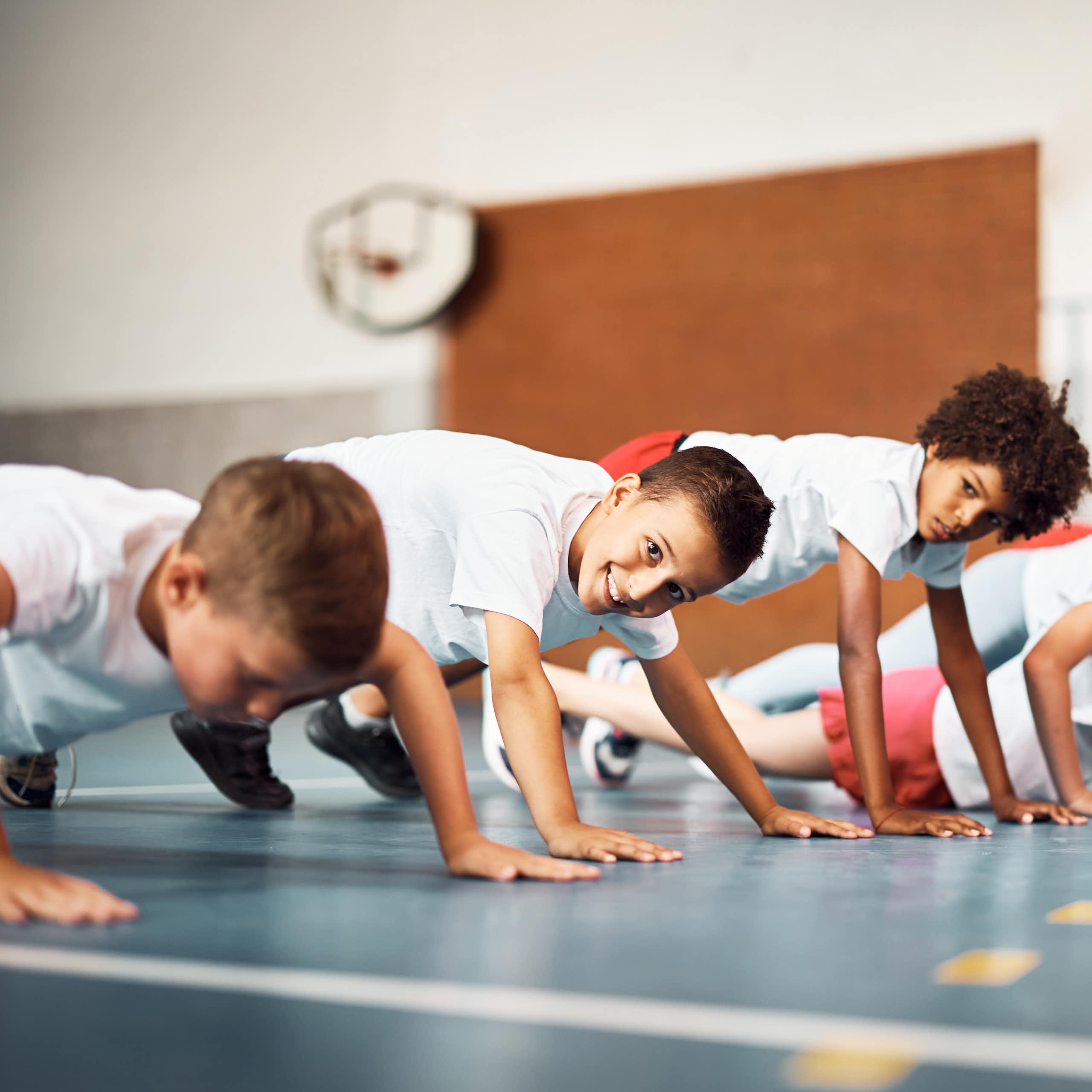 Cinco minutos de calentamiento para mejorar la forma física de los escolares