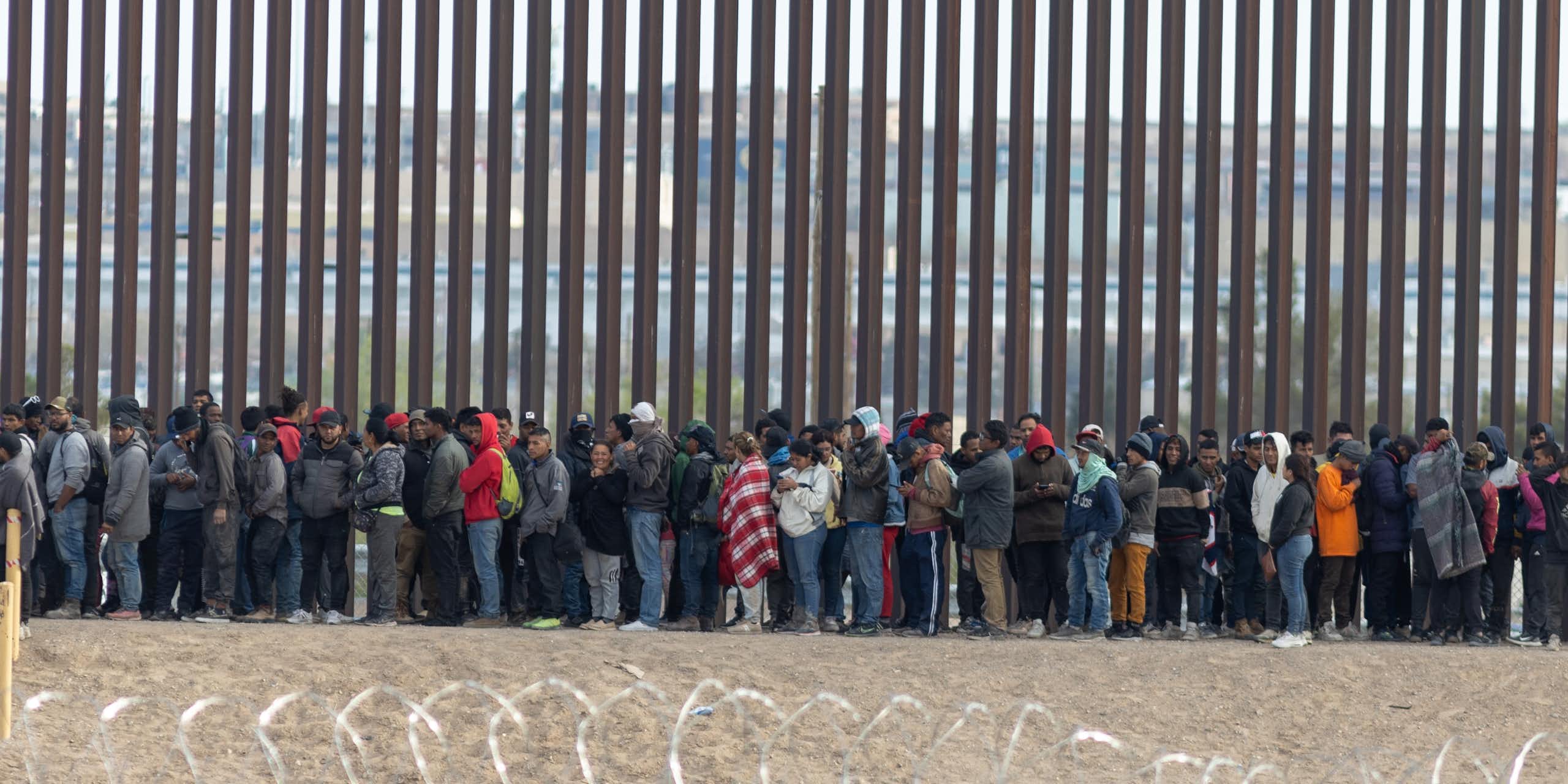 Trump invoca leyes de 1798 para justificar sus medidas antimigratorias