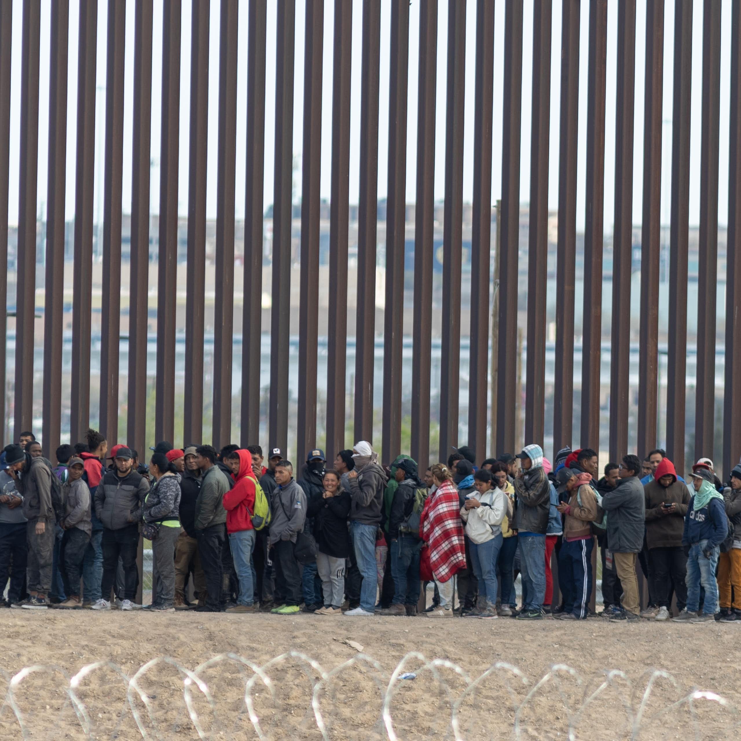 Trump invoca leyes de 1798 para justificar sus medidas antimigratorias
